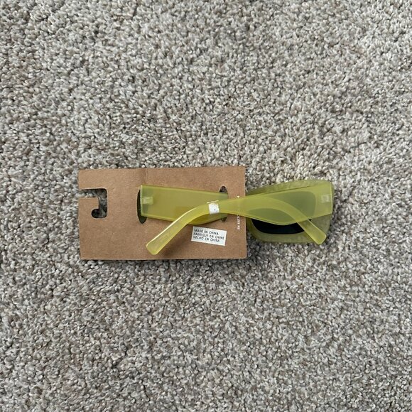 NEW urban outfitters kittie rectangle sunglasses 🤍 - Picture 5 of 13